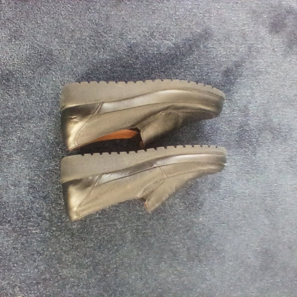 Shoes - Picture 2 of 2